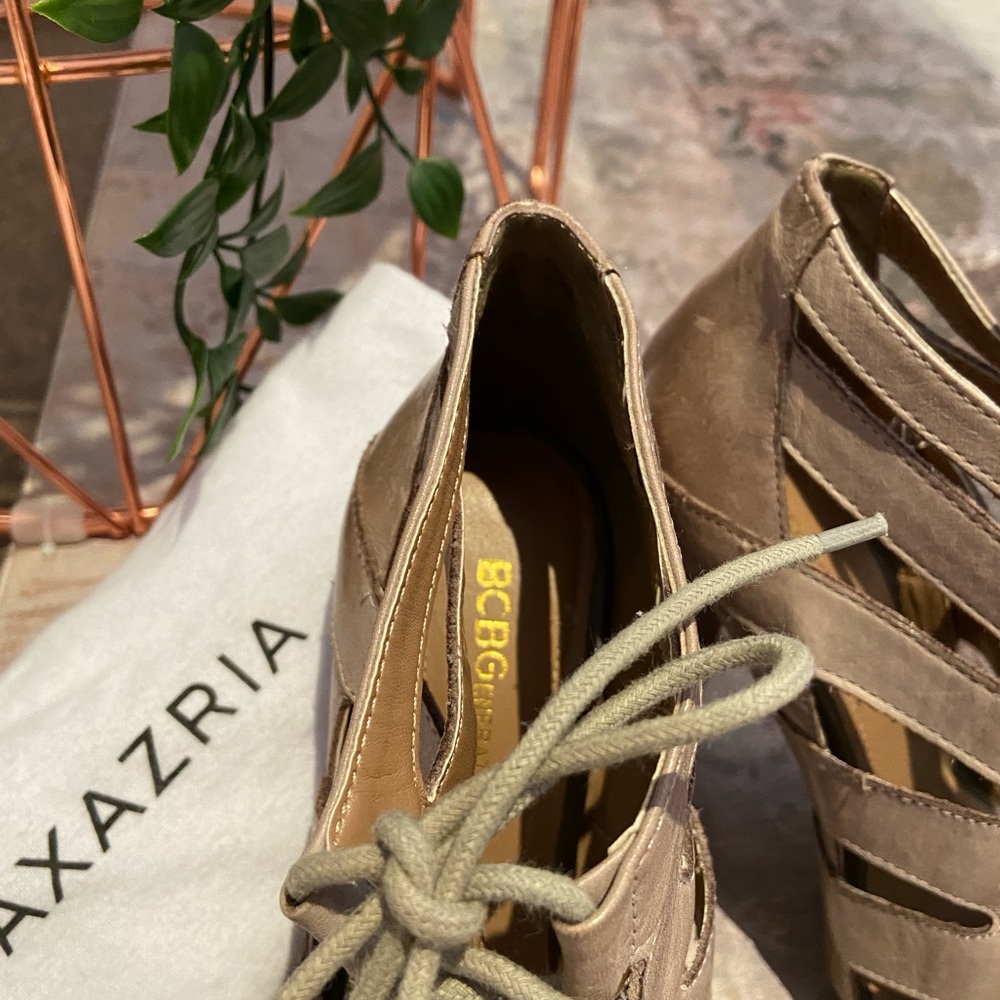 BCBG leather lace up sandals - Picture 2 of 5